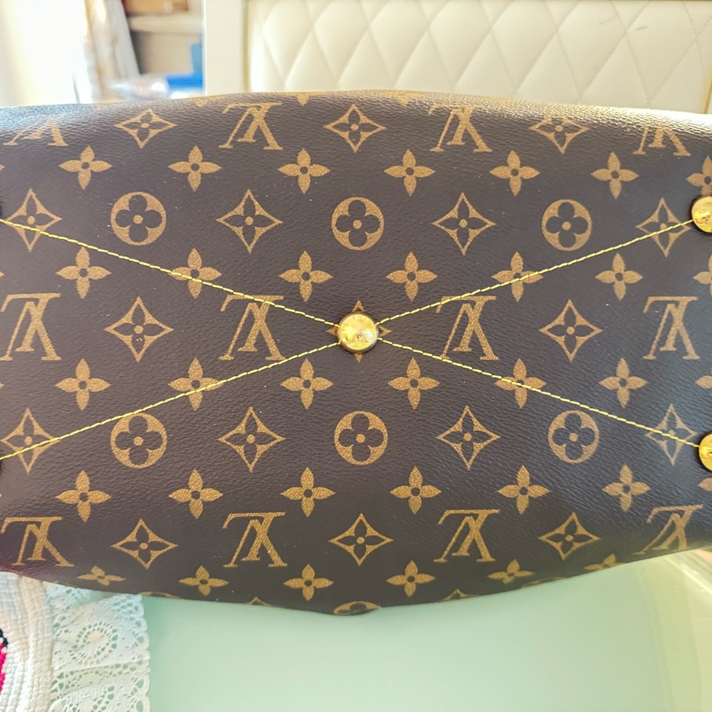 Louis Vuitton Monogram Canvas Tivoli GM Satchel - Picture 12 of 16